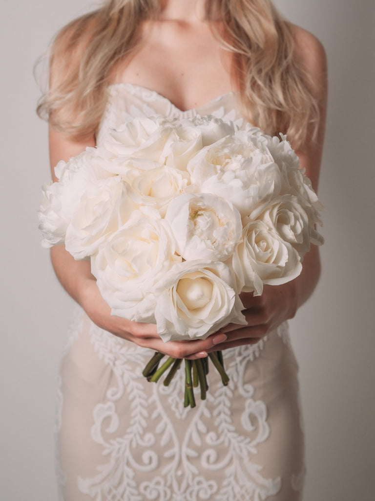 pure white wedding flowers